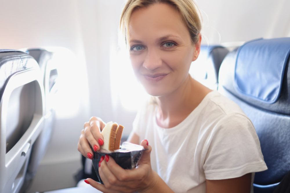 What to Eat Before and During a Flight to Avoid Jet Lag